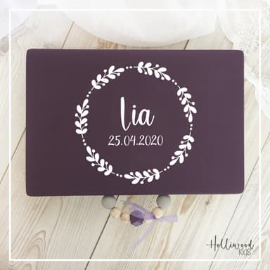 Blätterkranz mit Punkten