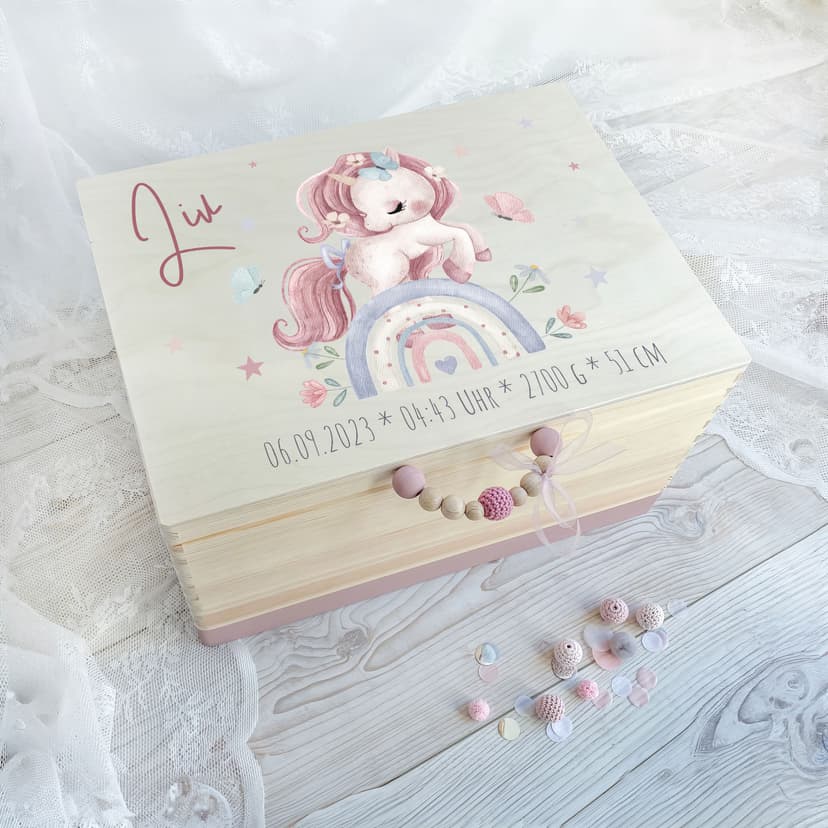 Einhorn auf Regenbogen